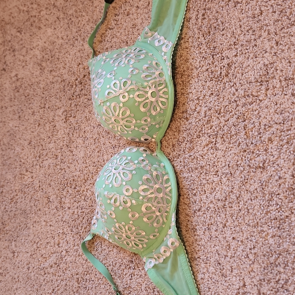 Victoria's secret bra